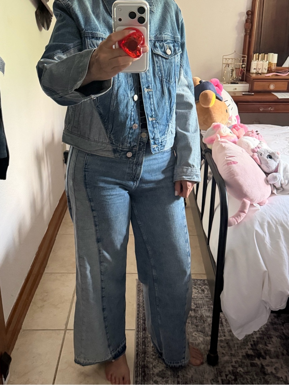 GAP Two-Tone Light Blue Wide Leg Jeans and Jacket. (2 pieces) - Picture 11 of 11